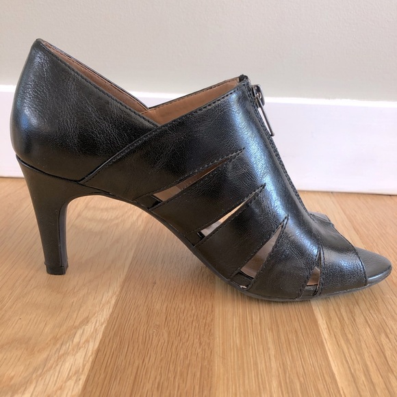 Ladies Aerosoles Zippered Pumps - Size 7 1/2 M - Picture 4 of 11